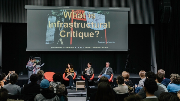 Podiumsdiskussion vor Publikum